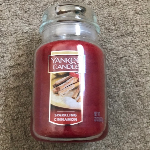 Yankee Candle sparkling cinnamon 22 oz jar